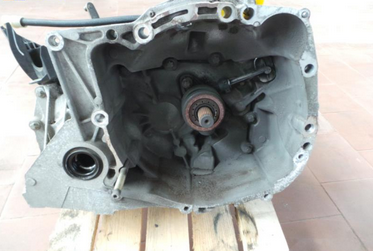 Schaltgetriebe Getriebe 5 Gang JH3128 1.2 55kw Renault Clio III 3 BJ06
